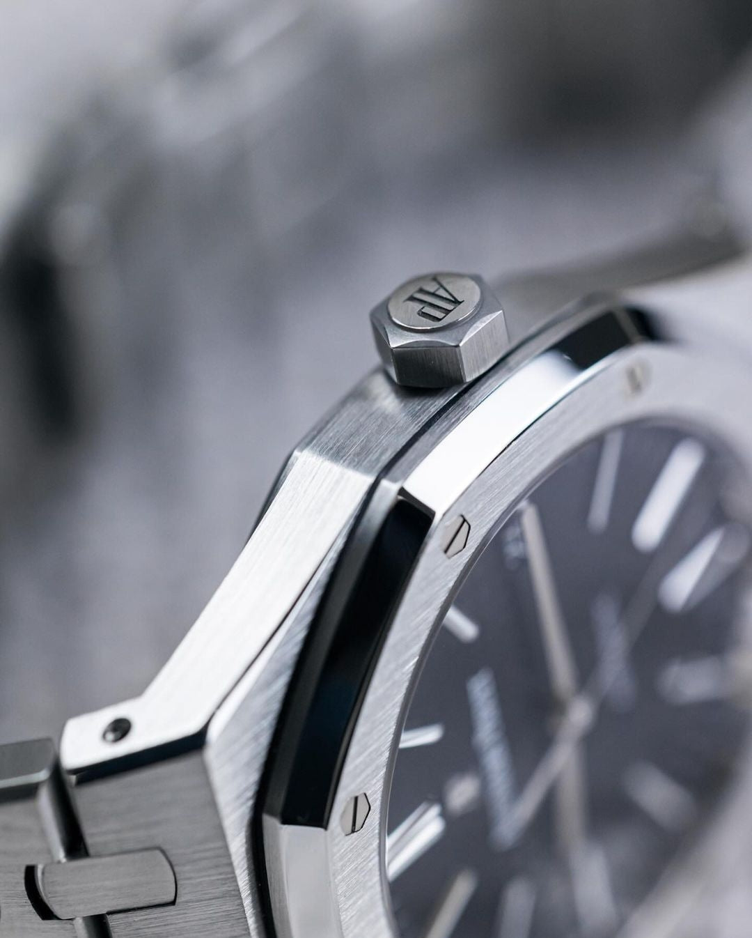 Audemars Piguet AP Royal Oak Silver Black Metal