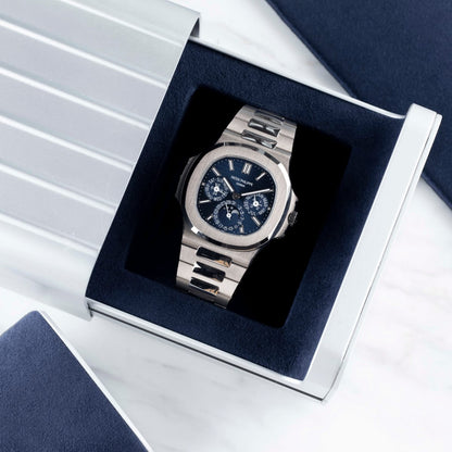 Patek Phillipe Nautilus Silver blue Dial Metal premium watch