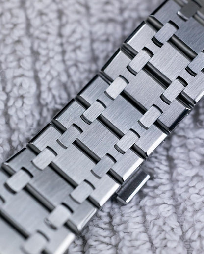 Audemars Piguet AP Royal Oak Silver Black Metal